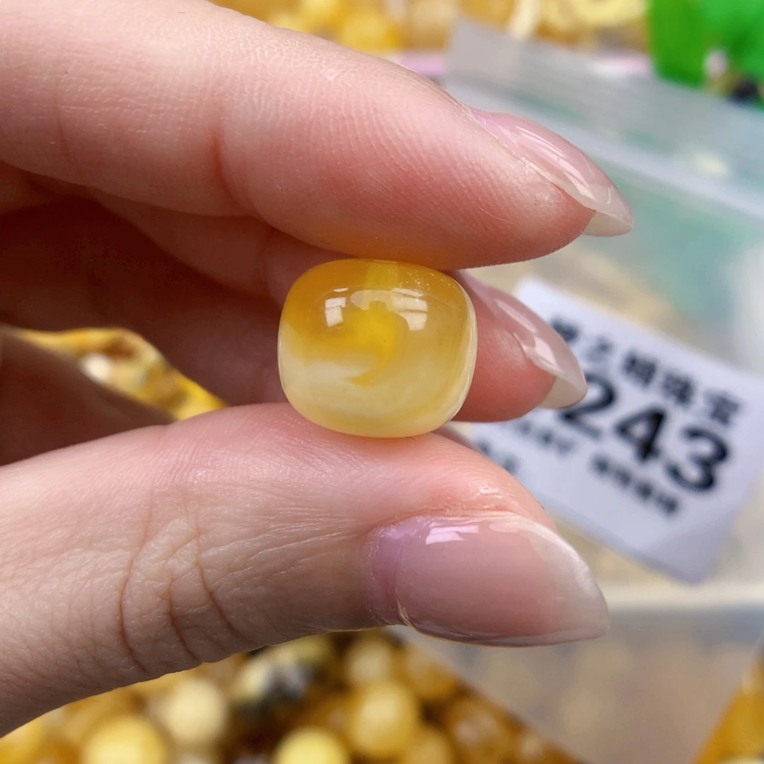 裸石琥珀未镶嵌12.8