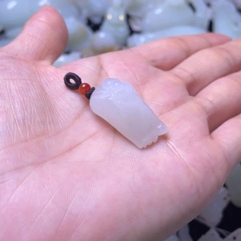 和田玉未镶嵌吊坠(不含链)大*