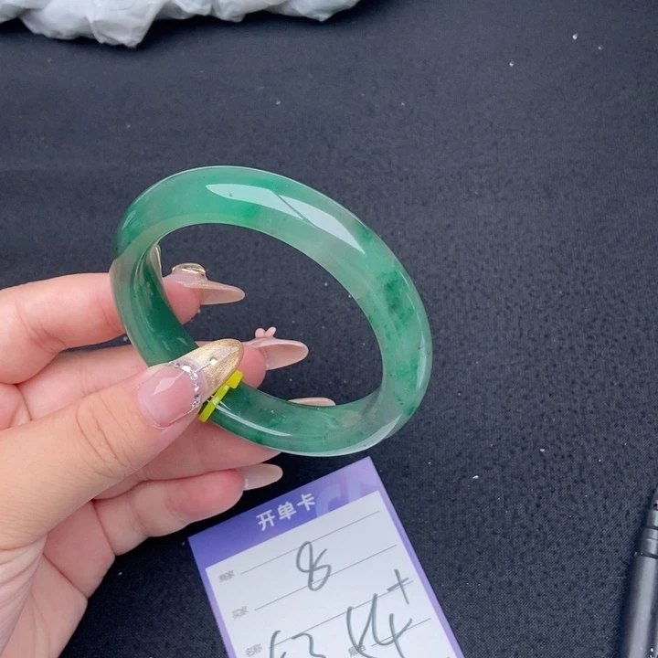 石英质玉（非洲翠）手镯未镶嵌8
