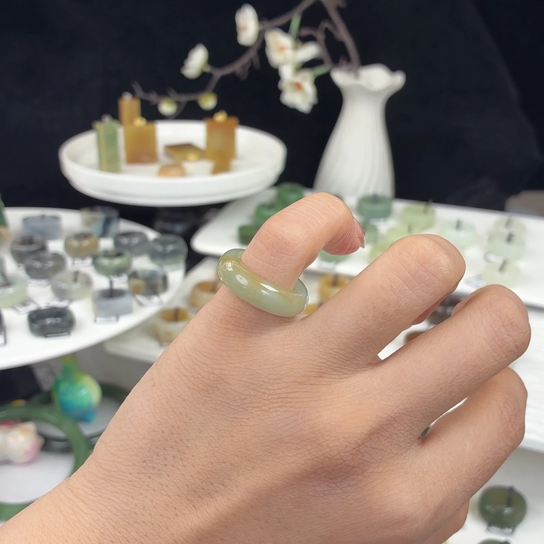 和田玉（糖玉）未镶嵌戒指Q51飘糖轮胎15.2不退换