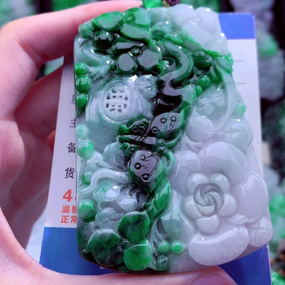 翡翠未镶嵌颈饰挂件