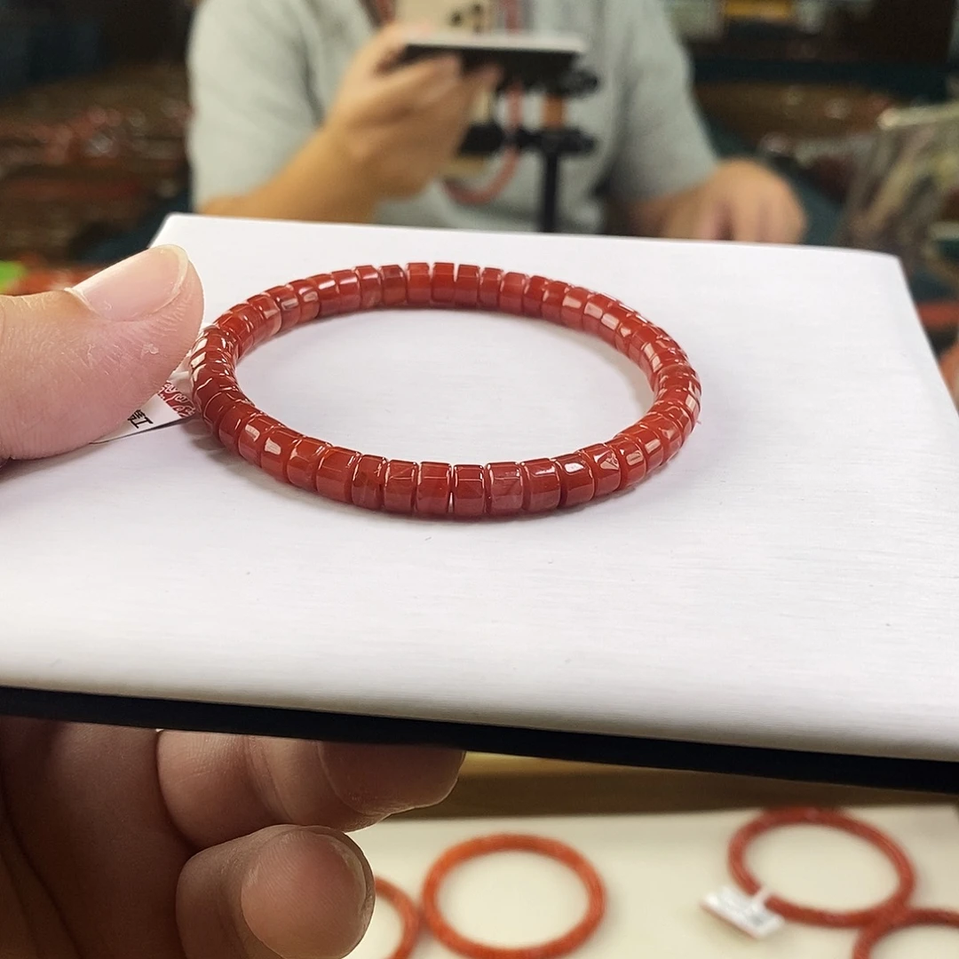 南红玛瑙未镶嵌手链