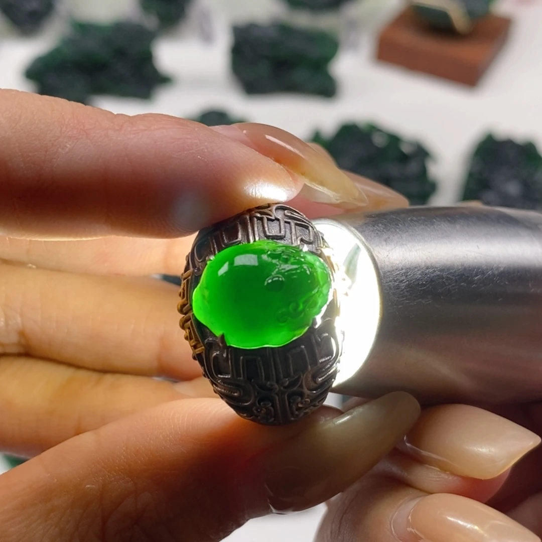 定制翡翠未镶嵌T戒指