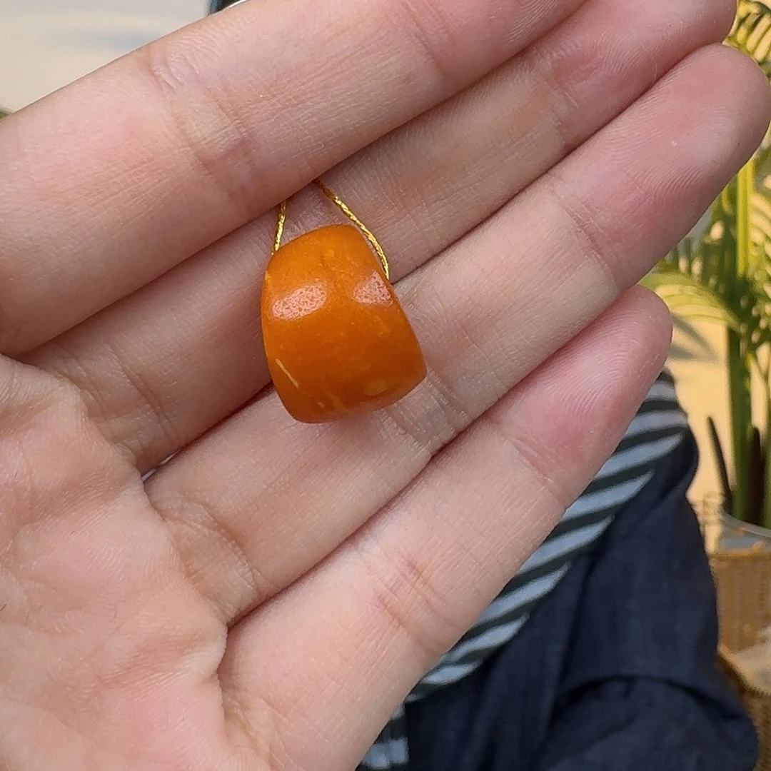 蜜蜡未镶嵌珠宝奇石