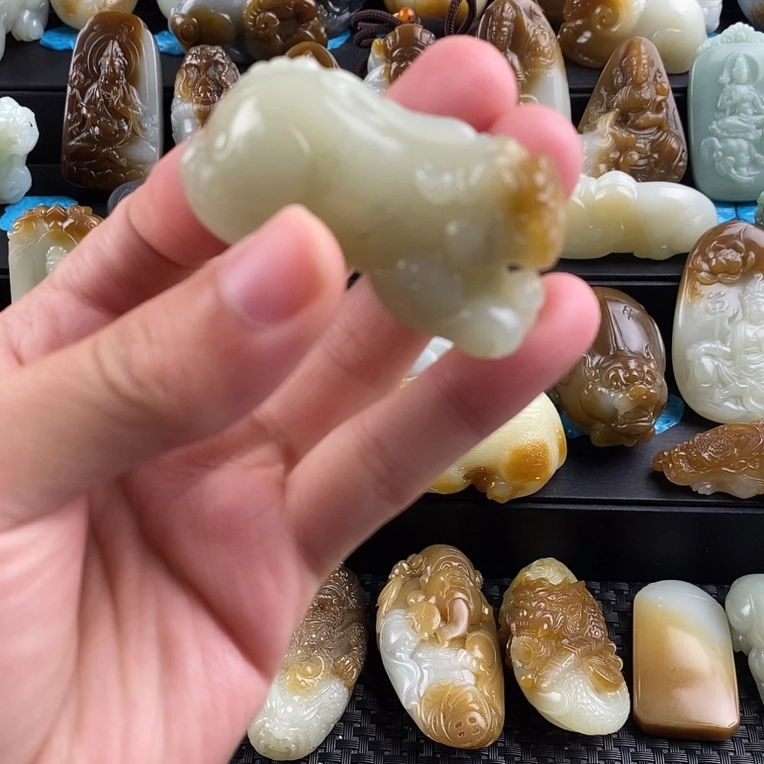 和田玉挂件未镶嵌