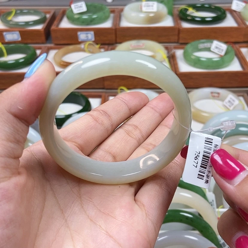 【闪购商品】和田玉手镯未镶嵌55.4