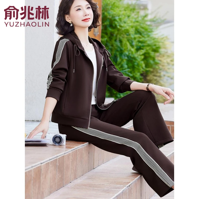 俞兆林洋气妈妈春装休闲连帽外套40岁中老年女装春秋新款运动服两