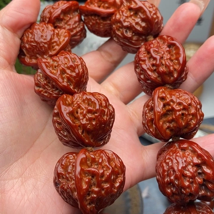 李***呀吊坠文玩核桃手串儿大手串儿好的