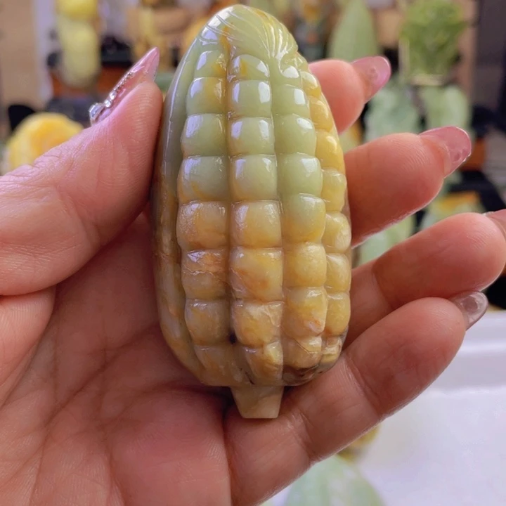 蛇纹石玉手把件未镶嵌