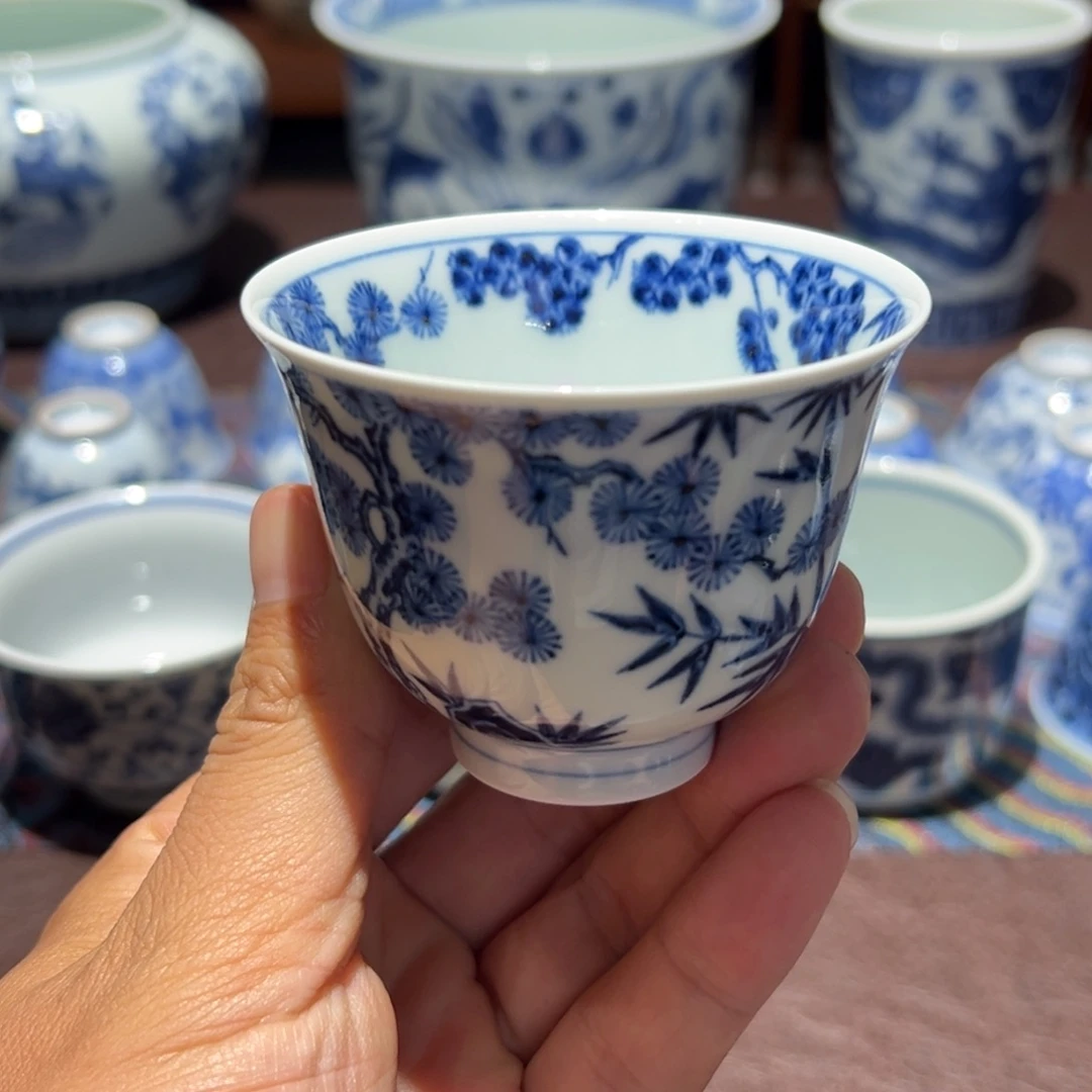 精品青花松竹梅铃铛杯口径约7.5厘米