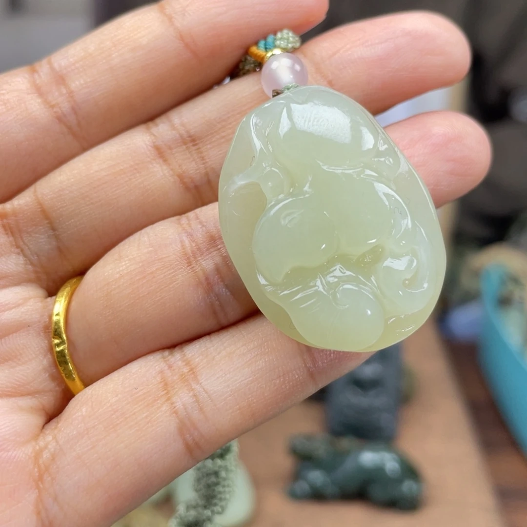 和田玉未镶嵌颈饰