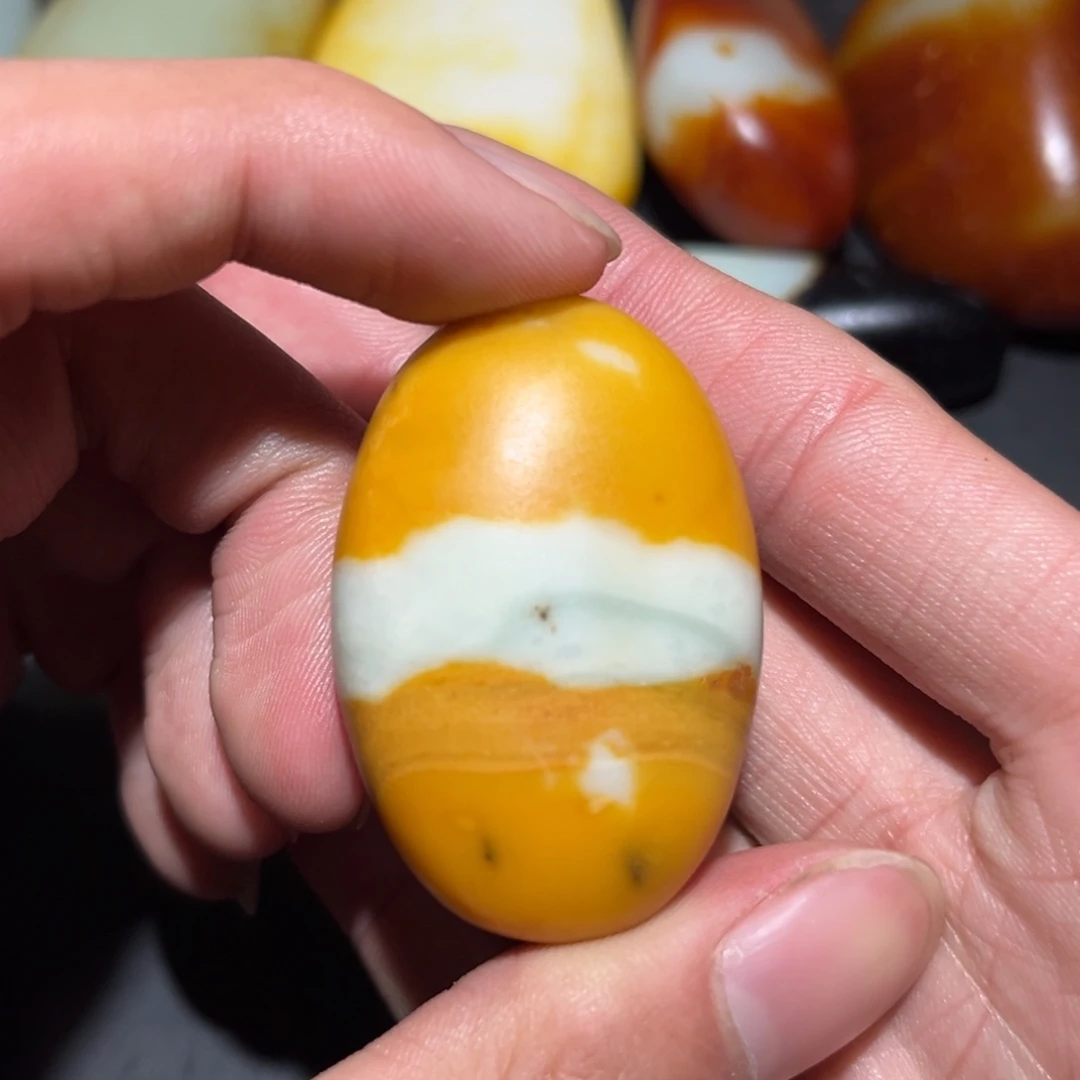 和田玉未镶嵌珠宝奇石