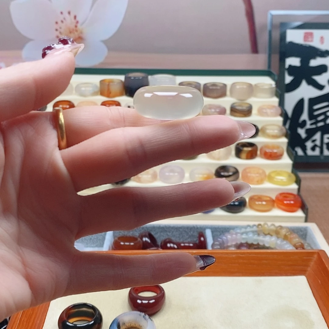 玛瑙/玉髓戒指未镶嵌你**吗