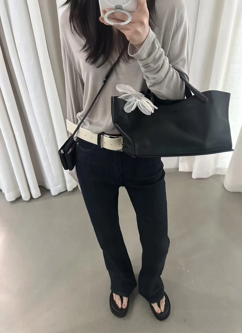 秋季显瘦气质黑色微喇丹宁牛仔裤显瘦休闲百搭腿精时尚长裤神裤