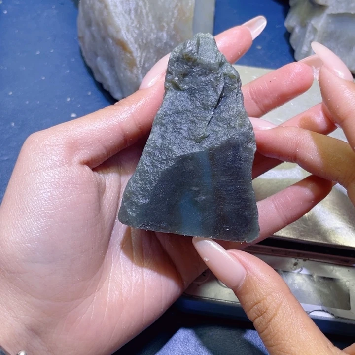 和田玉未镶嵌珠宝半成品