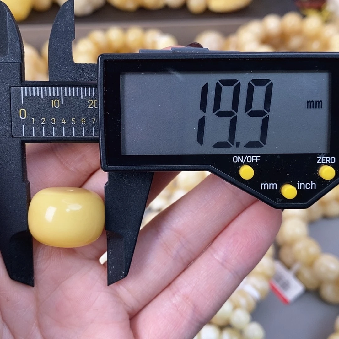 蜜蜡未镶嵌珠宝奇石3.9g