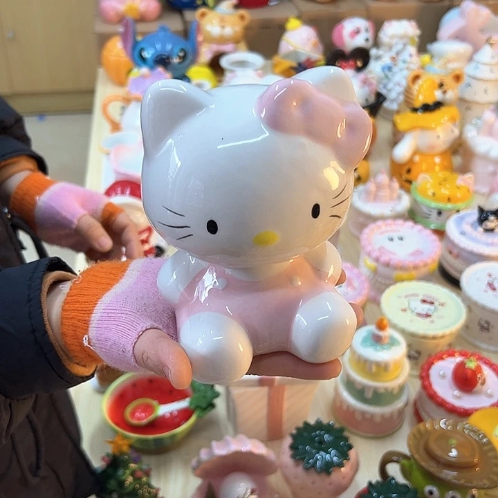 摆件陶瓷艺术家和艺术家