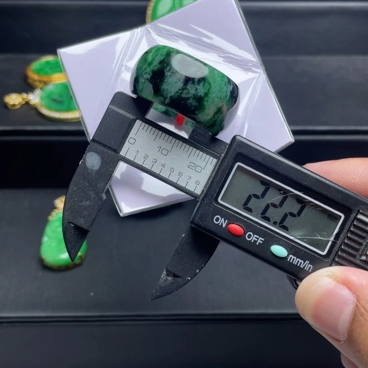 翡翠未镶嵌戒指戒指