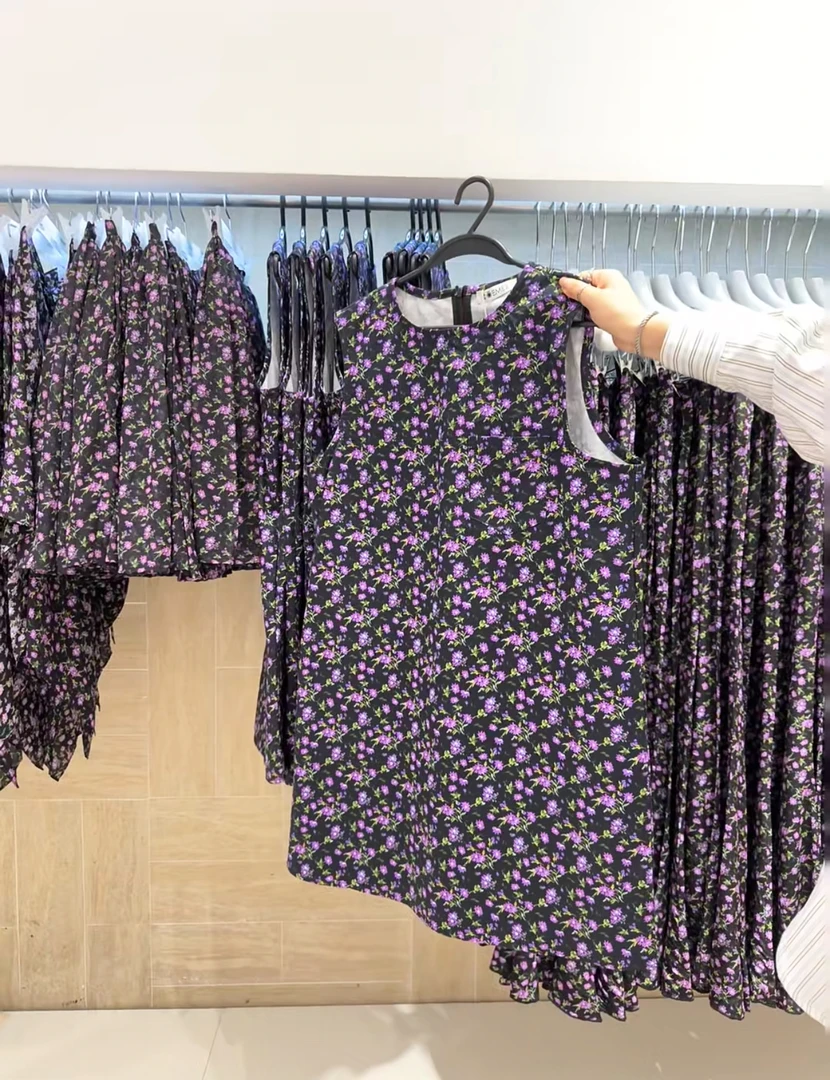 特清！现货25新品COM 无袖碎花挺阔连衣裙度假风小众设计师