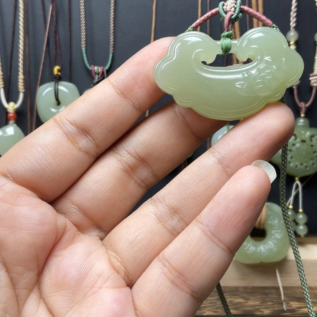 颈饰未镶嵌和田玉
