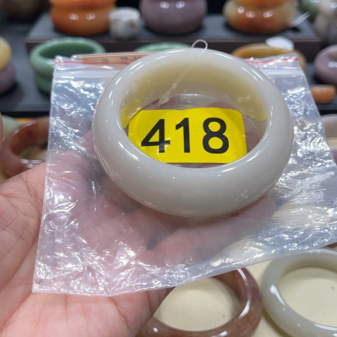 未镶嵌手镯石英岩玉