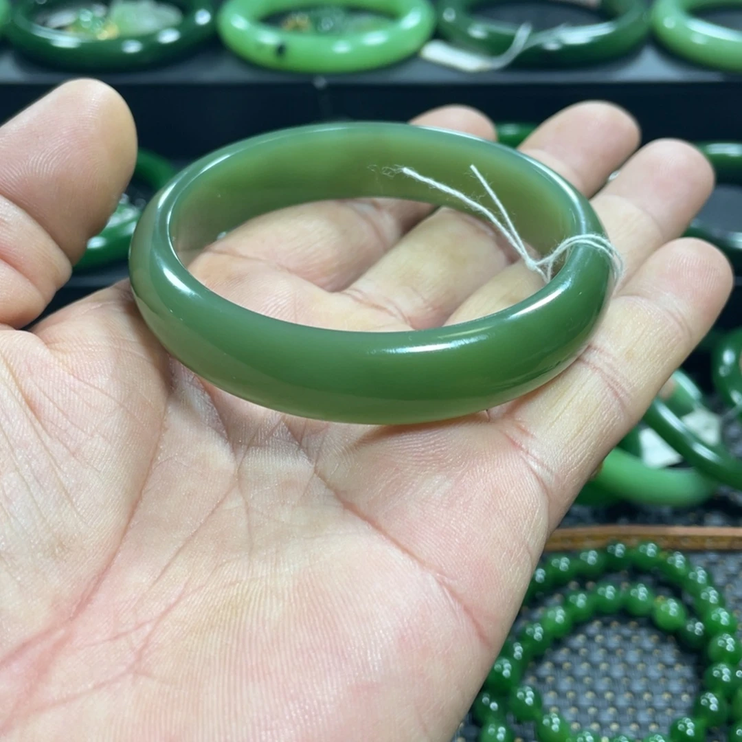 和田玉（碧玉）未镶嵌手镯
