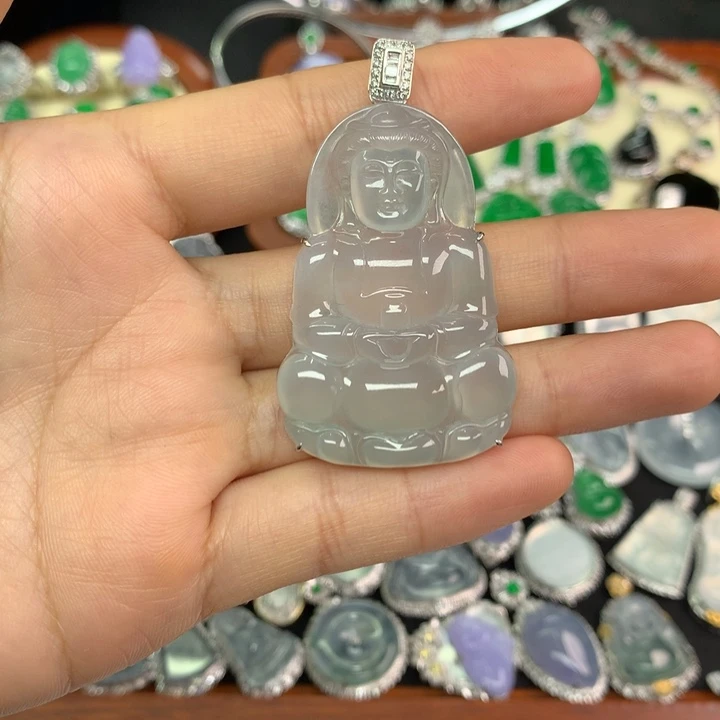 翡翠18K金镶嵌颈饰翡翠