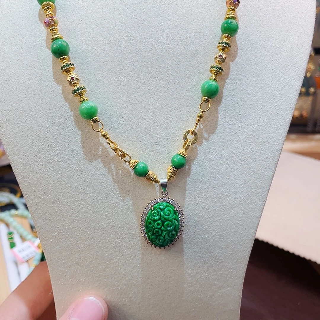 翡翠颈饰未镶嵌翡翠