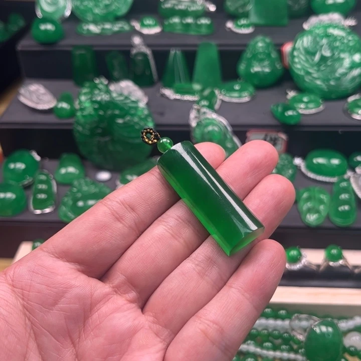 Z***g翡翠未镶嵌手链挂件