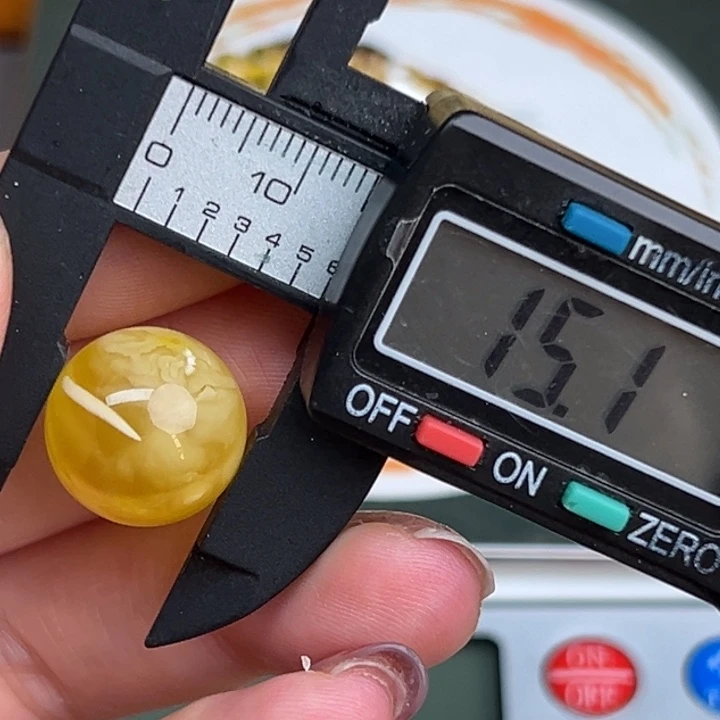 琥珀裸石未镶嵌蜜蜡280