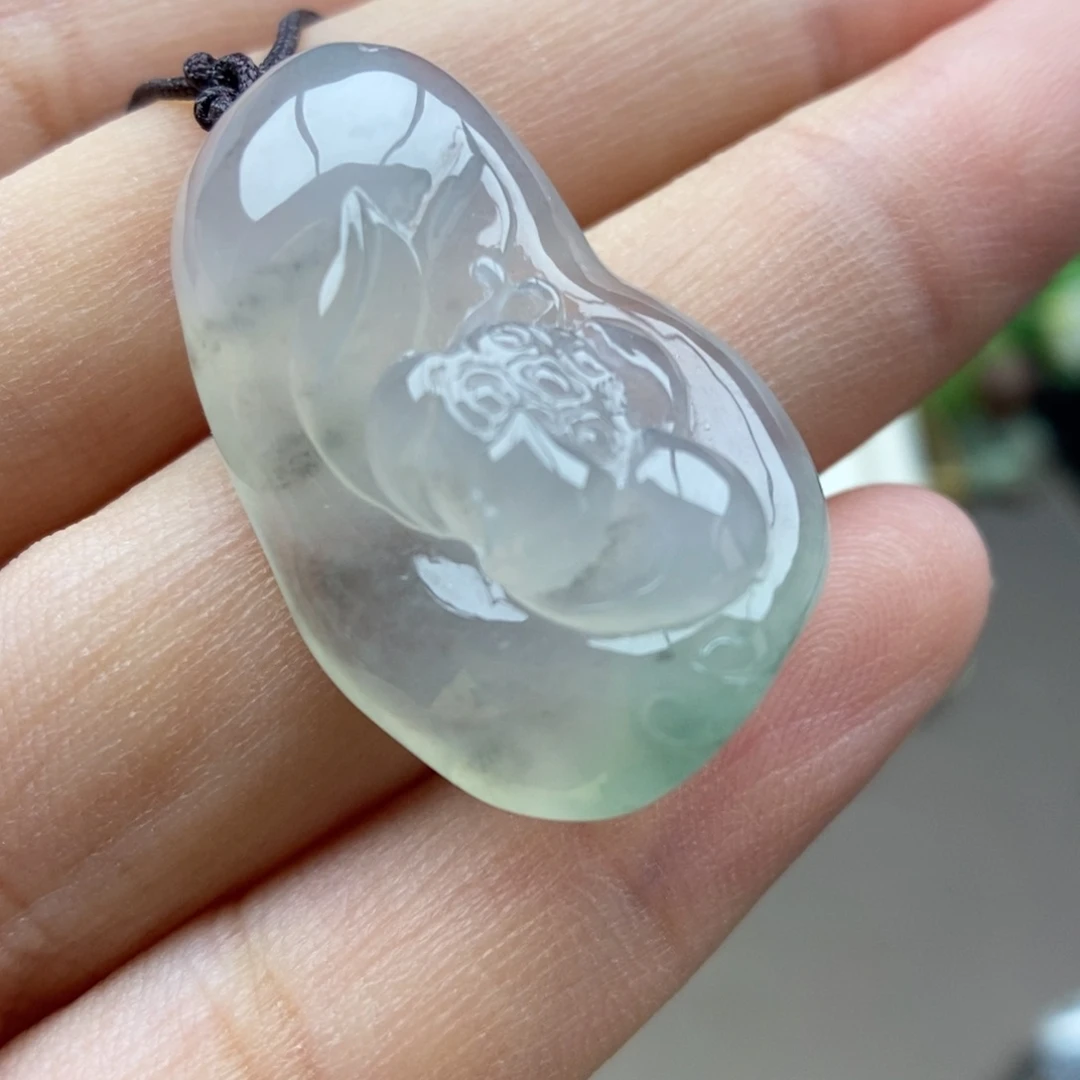 翡翠未镶嵌颈饰吊坠