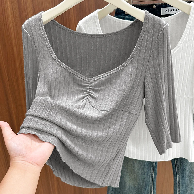 卡其色时髦显瘦针织上衣女2025秋季新款薄款中袖打底衫V领百搭T恤