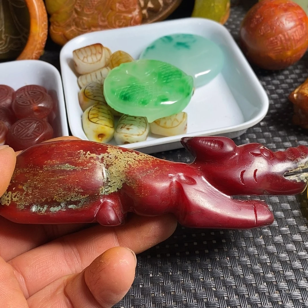 岫玉未镶嵌珠宝奇石