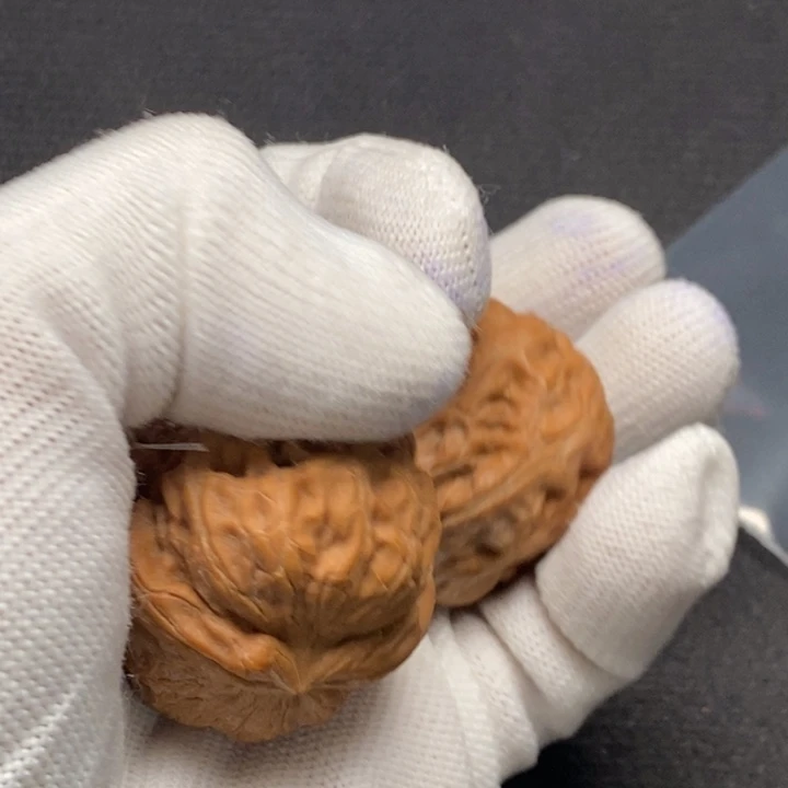 文玩核桃把件哦*哦元宝