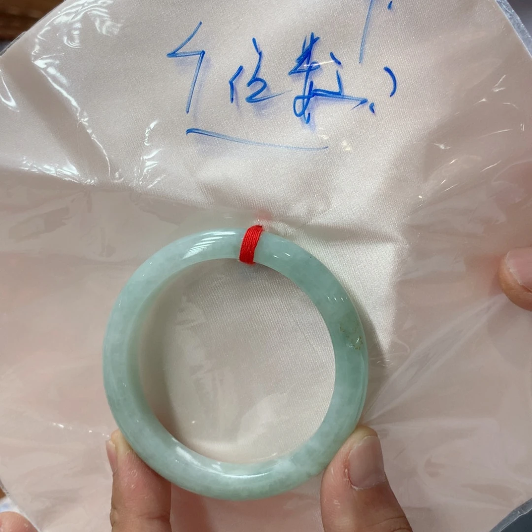 白***瑰未镶嵌手镯翡翠买断