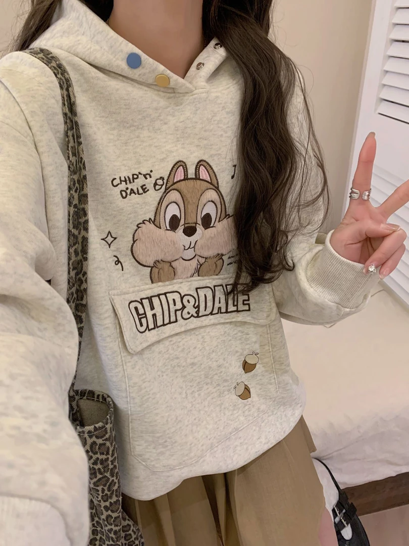 3052春季新款奇奇蒂蒂松鼠重工刺绣连帽彩扣宽松长袖套头卫衣女装