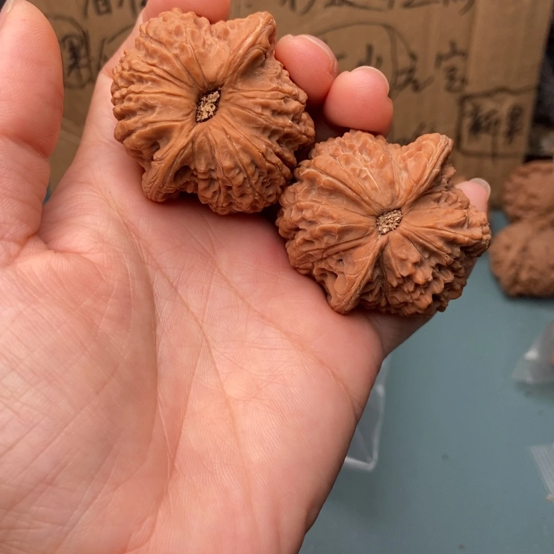 彩***云吊坠文玩核桃血麒麟26