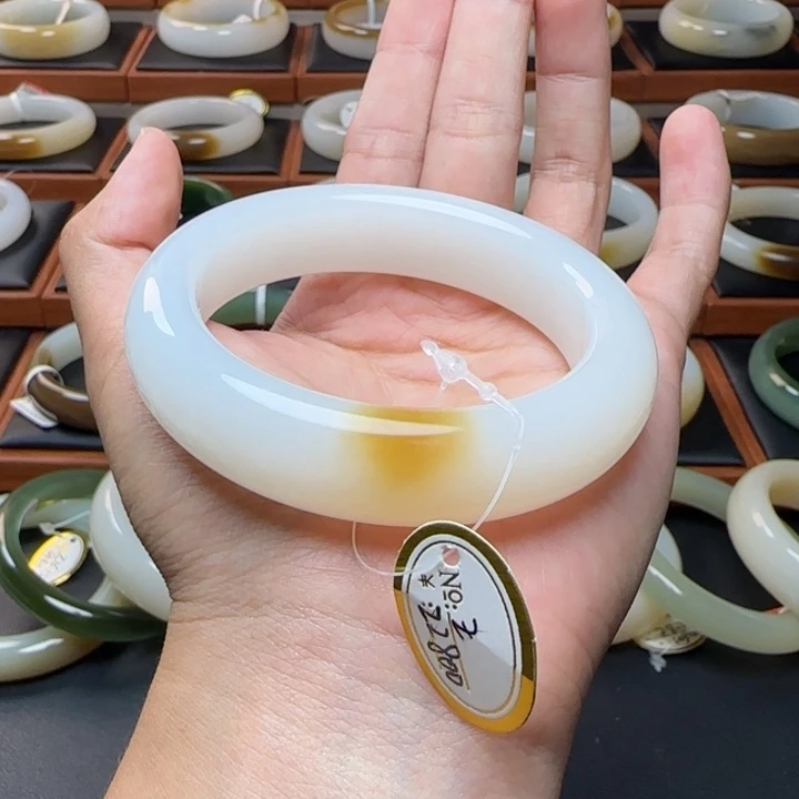 未镶嵌手镯和田玉羊脂白金糖57