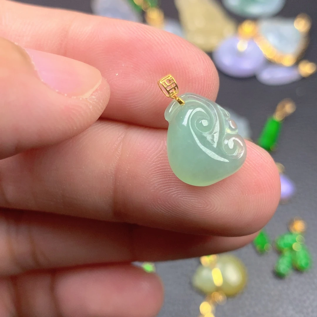 【闪购商品】颈饰18K金镶嵌翡翠翡翠