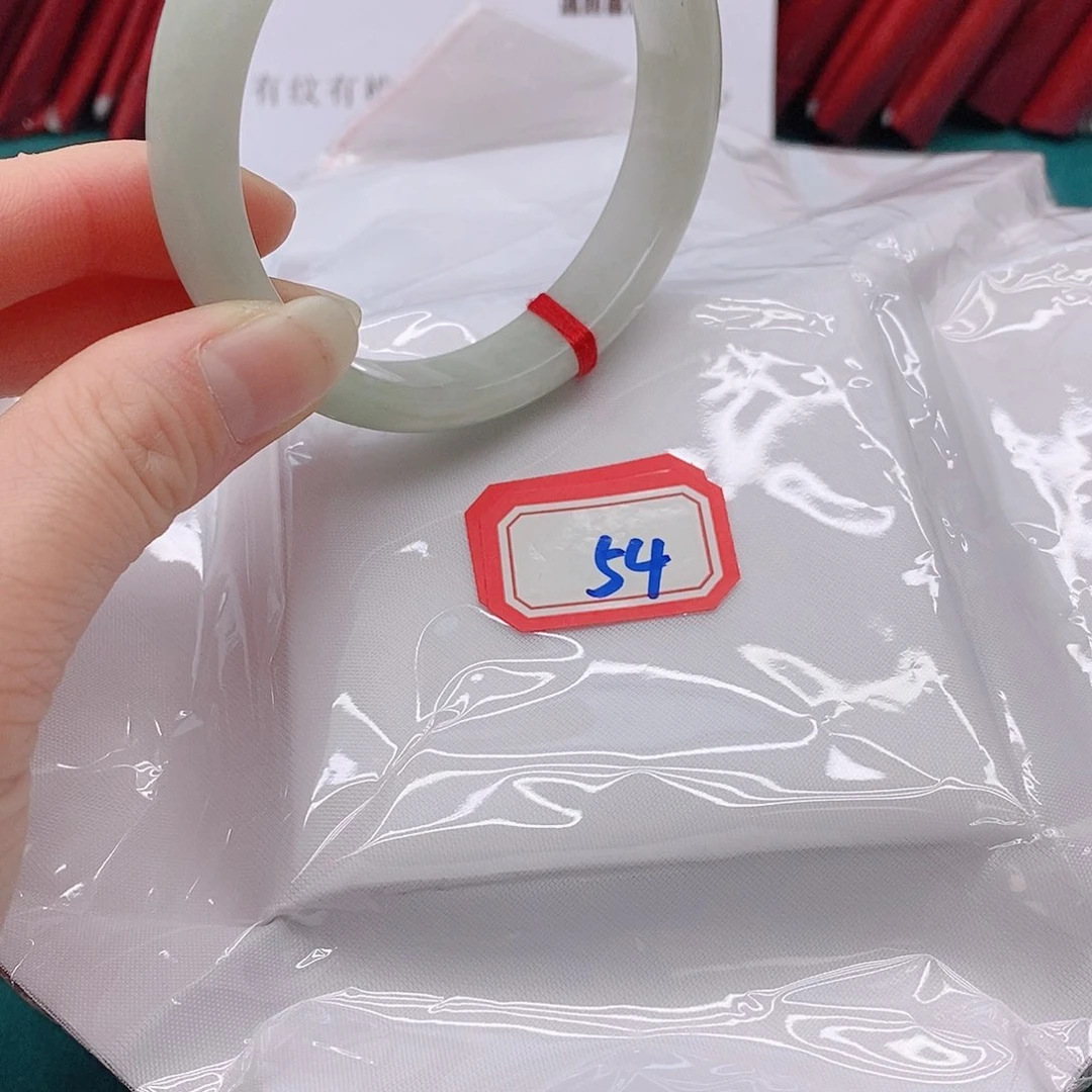 翡翠手镯未镶嵌骄**猫544444444