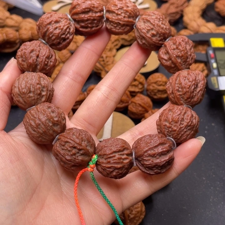 手串文玩核桃红皮荔枝纹手串
