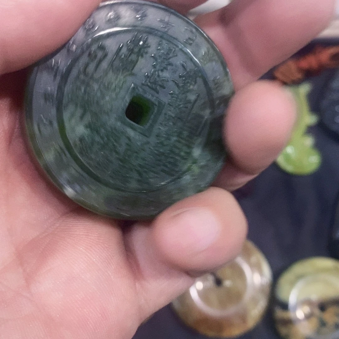 蛇纹石玉未镶嵌珠宝奇石