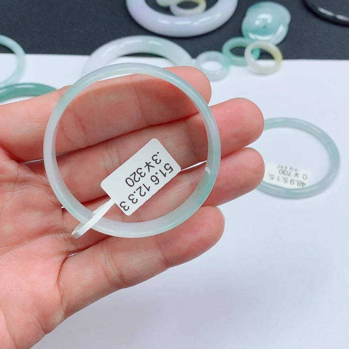 翡翠未镶嵌手镯51-52公主镯