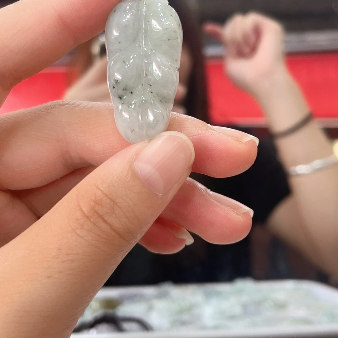 翡翠挂件未镶嵌叶子