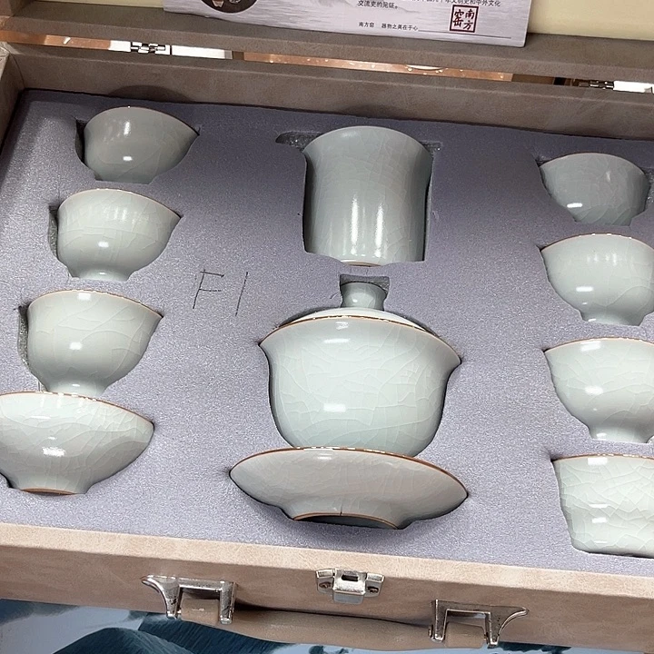 孤品茶具套装等。