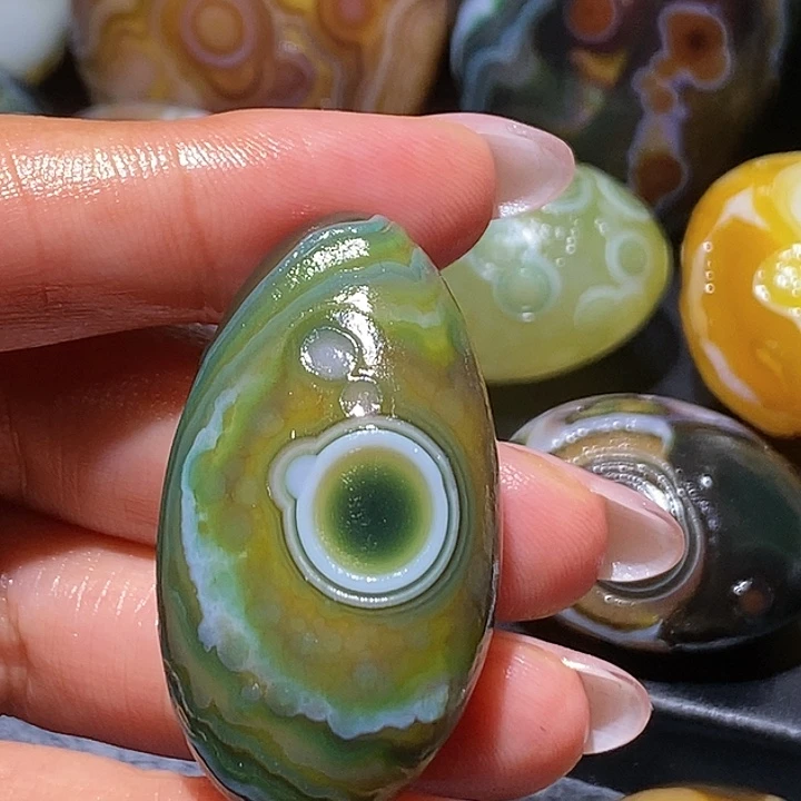 熙***沂玛瑙/玉髓未镶嵌珠宝奇石