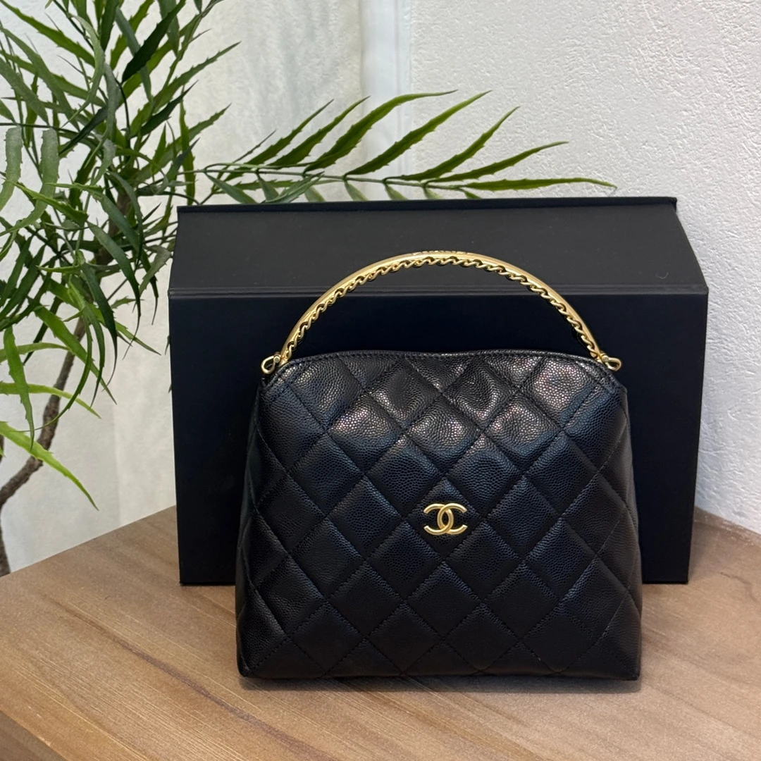 99新 Chanel/香奈儿 24A编织手柄饭盒 hobo荔枝牛芯片  （N217）