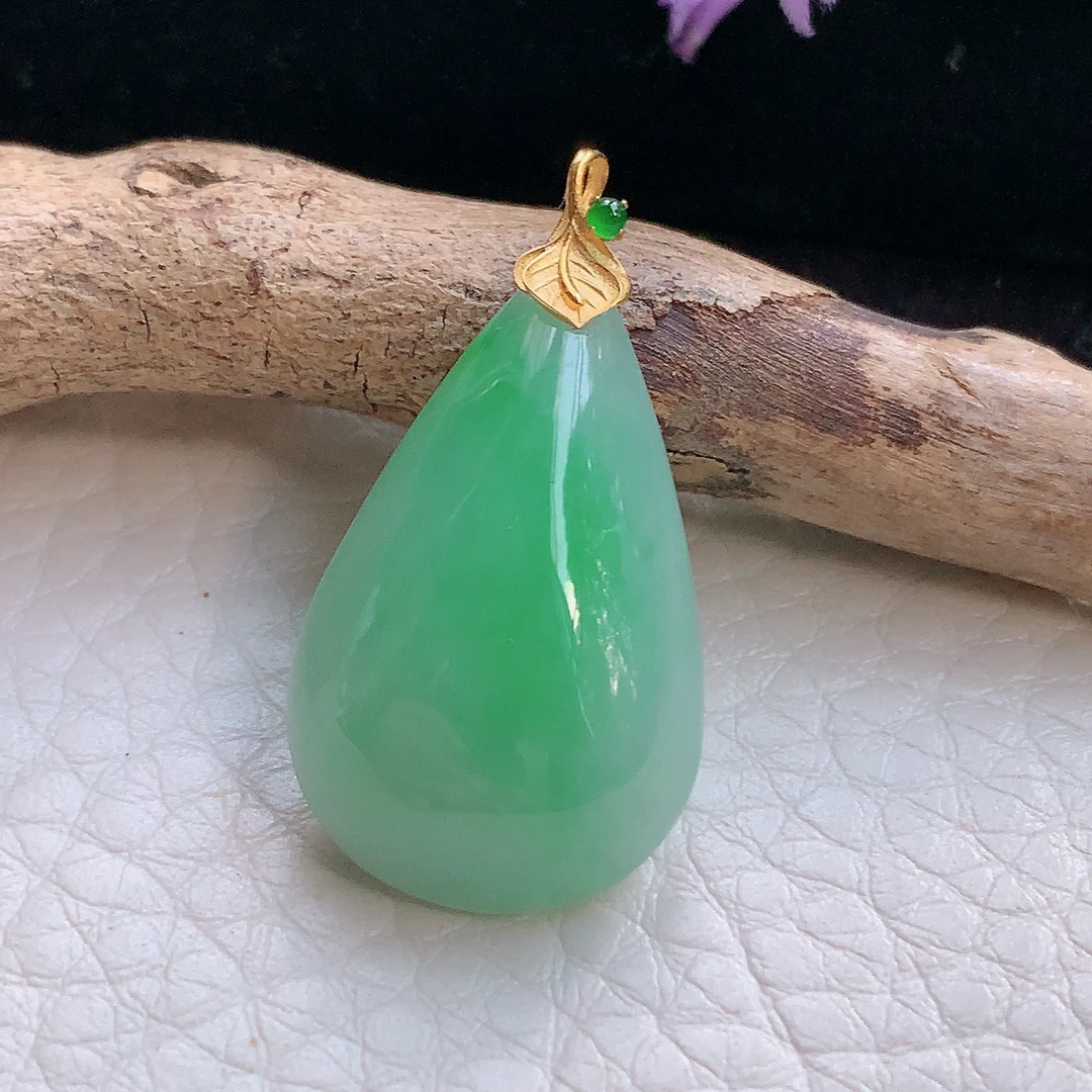 axm实拍27.5*16.5*8.3缅甸翡翠浅绿水滴吊坠精美女款锁骨坠妈妈