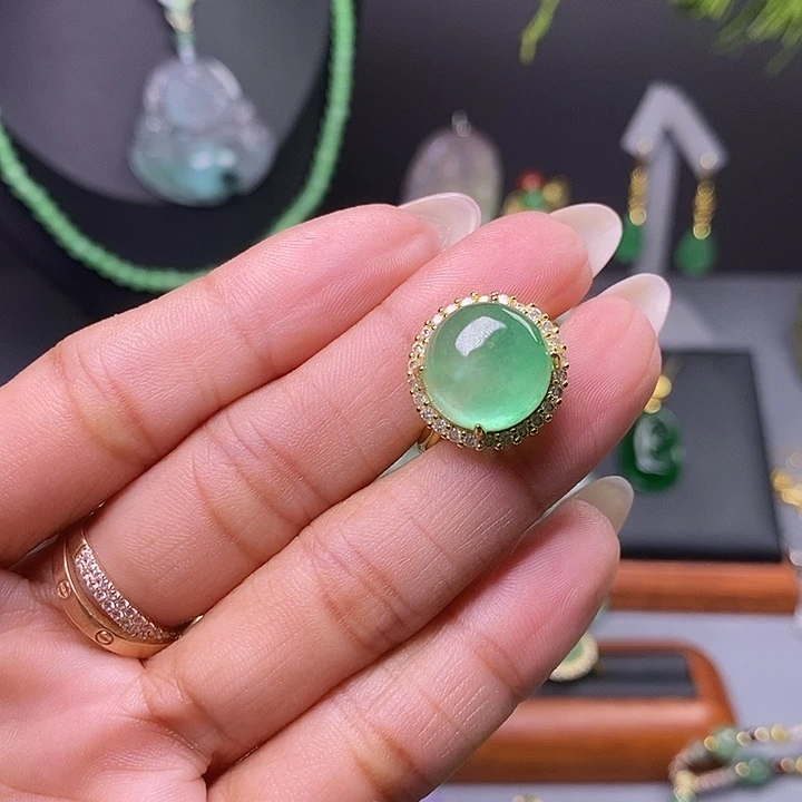 吊坠(赠链)未镶嵌翡翠