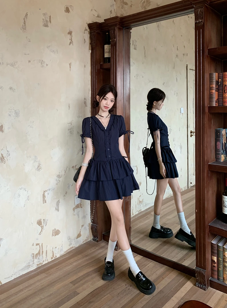 甜美风气质花边V领连衣裙女装夏季a字裙子藏青色蛋糕裙小个子短裙